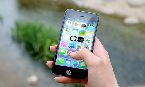 최신 애플 아이폰, 중국서 100달러 이상 대폭 할인 판매